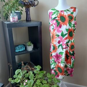AGB Women's Size 12 Vibrant Floral Mini Rear Zipper Dress